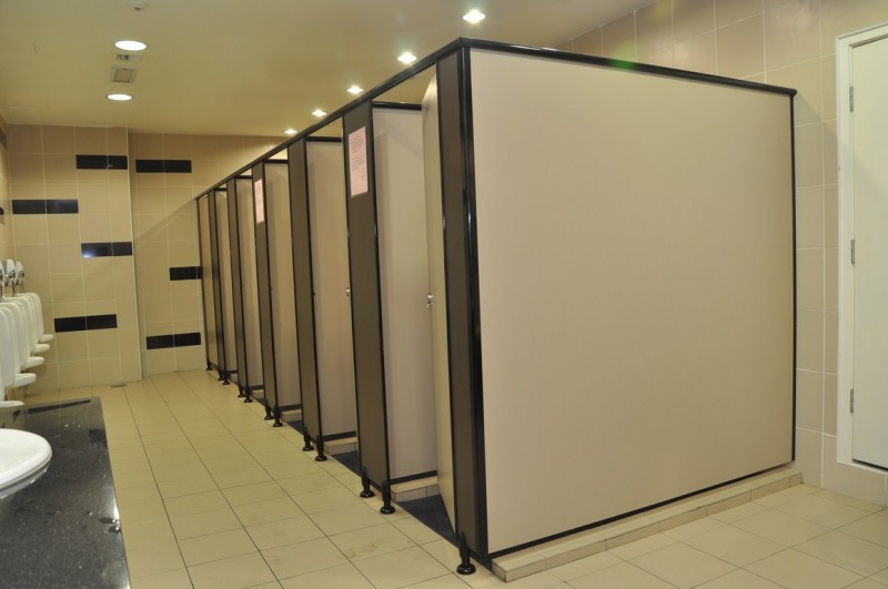 Keuntungan Toilet Cubicle Phenolic Padang